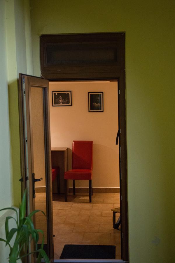 Downtown Studio Oradea Exterior photo